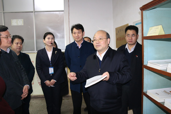 国务院办公厅政府信息与政务公开办主任向东一行湘潭调研